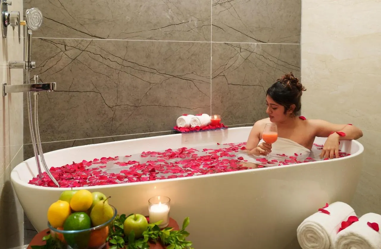 Eden Woods Resorts And Spa Munnar 5*,  Ινδία